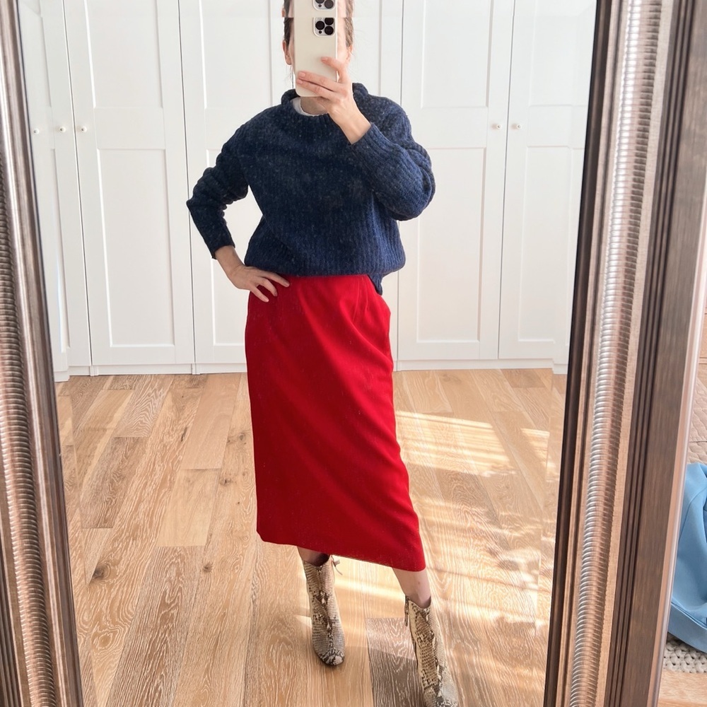 Lynn&Co Wool Red Midi Skirt - Picture 2 of 12